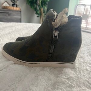 Olive Camouflage Wedge Sneakers